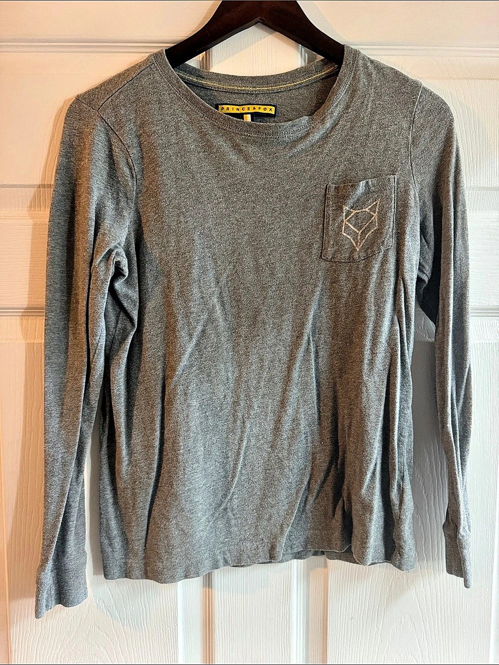 Prince & Fox Long Sleeve Graphic Tee Gray Size XS